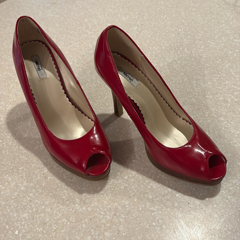 Metro Red Suede Heels with Stiletto Elegance